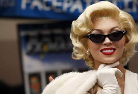 O pereche de cercei purtati de Marilyn Monroe, vanduti la licitatie cu 185.000 de dolari