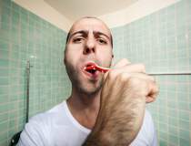 Colgate: Spălatul pe dinți...