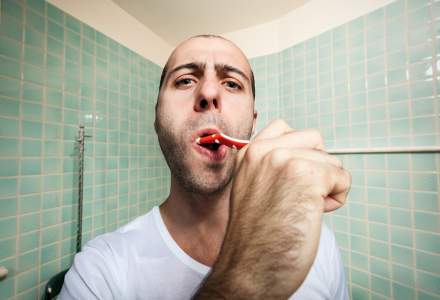 Colgate: Spălatul pe dinți încetinește transmiterea COVID-19