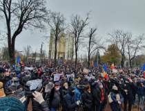Protest la Chișinău: Mii de...