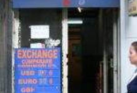 Currency exchange rate grows slightly at the benchmark exchange rate