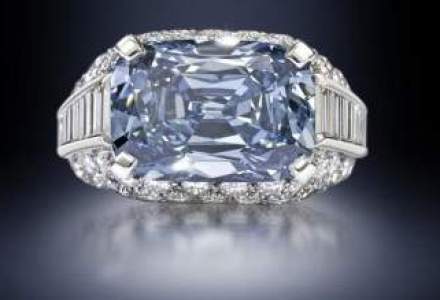 Diamant albastru, estimat la 21-25 de milioane de dolari, scos la licitatie