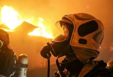 Medicul erou, rănit în incendiul de la Piatra Neamţ, a fost detubat