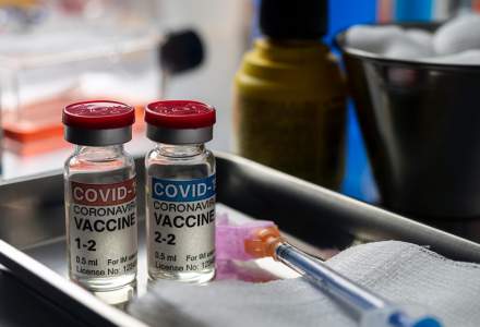 Coronavirus: Care sunt deosebirile între vaccinurile dezvoltate de Pfizer şi de Moderna?