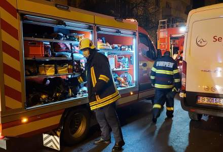 [FOTO] Incendiu puternic într-un bloc din Baia Mare