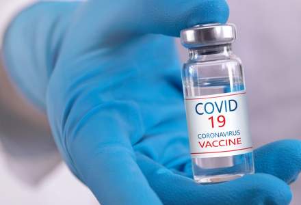 Scandal privind vaccinarea anti-COVID-19: mai multe vedete din Polonia s-ar fi vaccinat deși nu le venise rândul