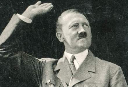 Imaginea lui Adolf Hitler, afisata pe autobuze la Washington