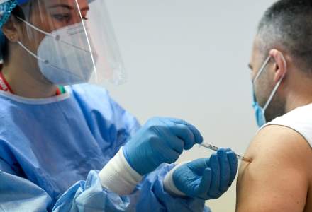Orice persoană poate fi vaccinată anti-COVID la spitalul din Găești