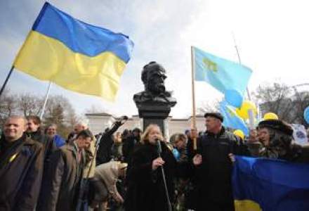 Miliardari, ultranationalisti, prorusi si o diva: candidatii la prezidentialele din Ucraina