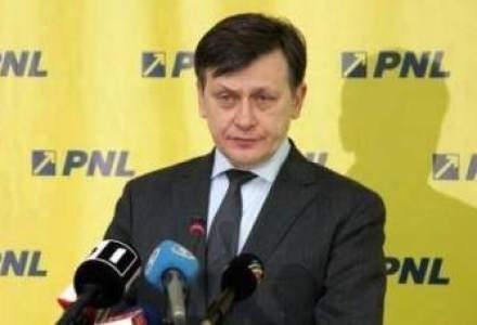 Crin Antonescu a demisionat. BPN al PNL asigura conducerea pana la Congres