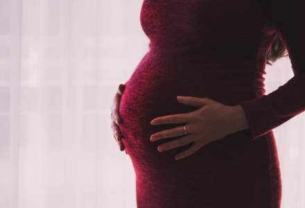 OFICIAL: Femeile însărcinate și femeile care alăptează se pot vaccina cu Pfizer-BioNTech şi Moderna
