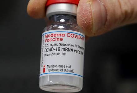 De la 1 februarie se începe imunizare cu vaccinul Moderna, în România