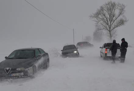 Tulcea închide traficul rutier din cauza zăpezilor