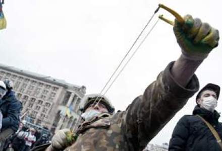 Luptele continua in Ucraina, in pofida intrarii in vigoare a unui armistitiu unilateral