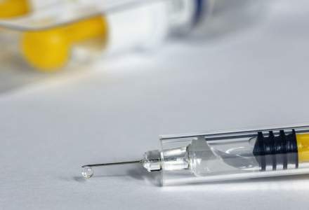 STUDIU: Vaccinurile anti-COVID-19 reduc riscul transmiterii virusului