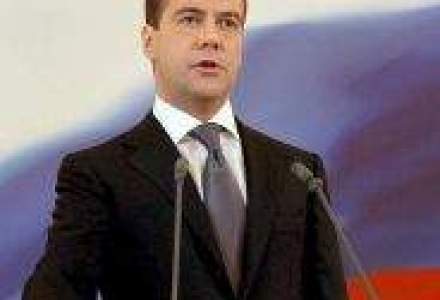 Medvedev va cere incheierea unui acord pentru cumpararea Opel