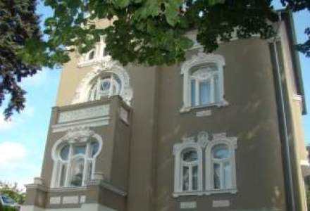 Calatorie Art Nouveau in vila Csonka din Targu Mures: o casa imbratisata de copaci