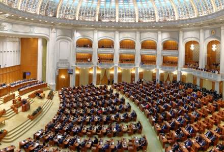 PSD vrea vaccinare pentru asigurarea prezenţei fizice în Senatul României