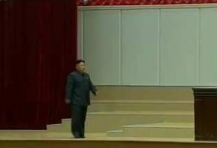 Moment rar in Coreea de Nord: Kim Jong-un a fost filmat schiopatand la memorialul bunicului sau