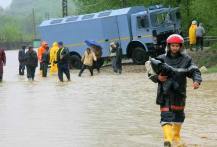 Circulatia a fost blocata pe mai multe drumuri nationale din judetele Valcea, Hunedoara si Arges