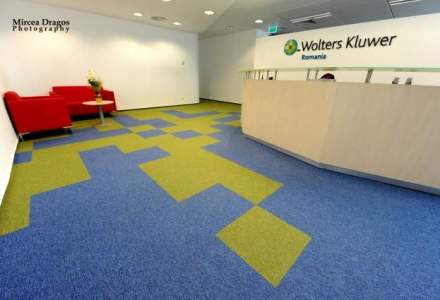 Un puzzle de culoare si lumina: o plimbare prin biroul prietenos al Wolters Kluwer, unul din publisherii de top din juridic
