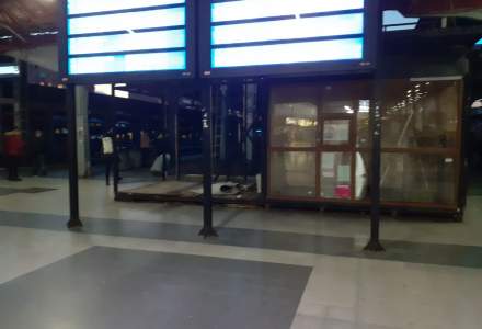 Gara de Nord în pandemie: patiserii închise și aceleași vagoane cu geamuri sparte