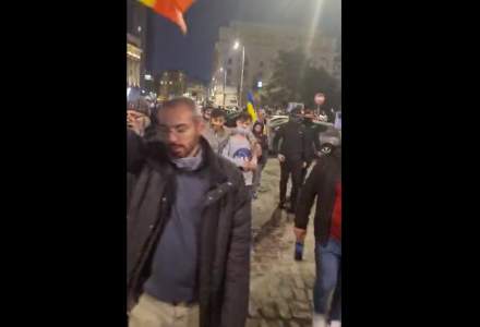VIDEO Protestatarii din București se îndreaptă spre Palatul Cotroceni