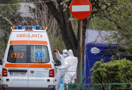 Al treilea val de pandemie în România: cozi de ambulanțe în curțile spitalelor