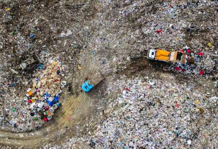 De ce e România inundată de deșeuri aduse ilegal din străinătate?