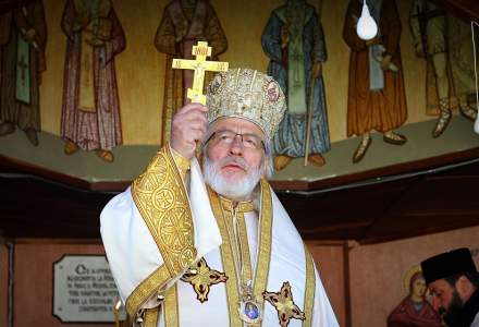 Liderii religioși „se bat” în declarații | Arhiepiscopul Argeşului: Femeia e egală de drept divin cu bărbatul