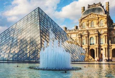 Franţa redeschide terasele şi muzeele, New Yorkul renunţă la purtarea măştii