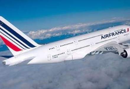Sase zboruri din zece ale Air France vor fi anulate luni