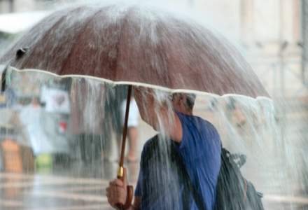 Cod Portocaliu de ploi abundente pentru 18 județe din țară
