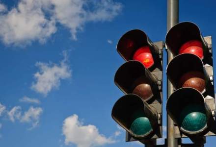 Monitorizarea semafoarelor noi din capitala: studii de fezabilitate in valoare de 400.000 euro