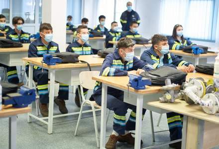 54 de tineri instalatori, angajați de ENGIE România după ce au urmat cursuri de formare în cadrul companiei