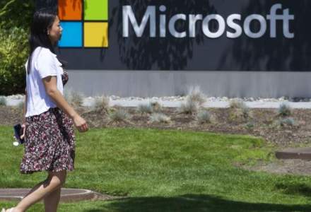 CEO-ul Microsoft s-a scuzat pentru gafa comisa la adresa femeilor: le-a sfatuit sa aiba incredere in "karma" lor si sa nu ceara mariri salariale