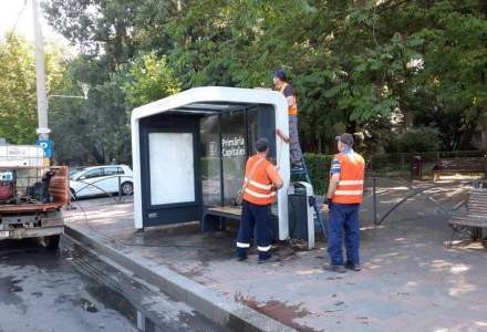 „Weekendul curățeniei” în București. 300 de angajați STB curăță autobuzele și stațiile