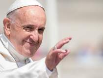 VIDEO Papa Francisc, la prima...