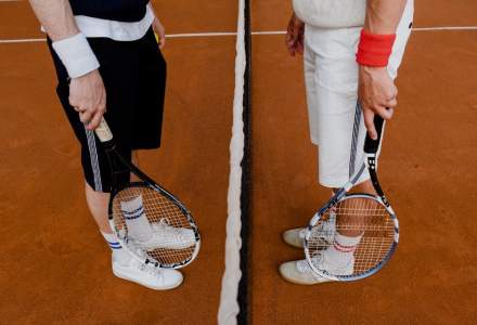 „Tenis Pentru Fapte Bune”. Fondurile strânse se duc către tinerii instituționalizați