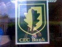 CEC Bank va da credite in lei...