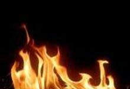 Doi morti si un ranit in incendiul de la rafinaria Petromidia