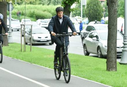 Klaus Iohannis, pe bicicletă către Palatul Cotroceni