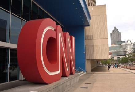 CNN a concediat trei angajați care au venit la redacție nevaccinați