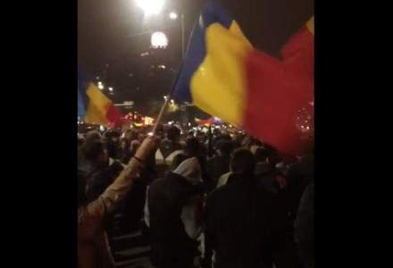 Protest in Bucuresti: Peste 1.500 de manifestanti, la Guvern pentru a cere prelungirea votului