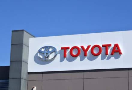 Toyota va reduce producția de mașini cu 40% în septembrie