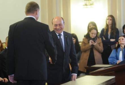Ce sfaturi i-a dat Basescu lui Iohannis la ceremonia de la CC pentru validarea noului presedinte
