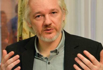Ecuadorul ii garanteaza lui Julian Assange azil politic "atat timp cat va fi necesar"