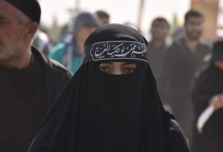 Talibanii dau asigurări că femeile vor putea studia la universitate, dar nu în clase mixte