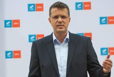 Ionuț Moșteanu, USR PLUS: Echipa lui Cîțu sună parlamentari și le promite lucruri ca să-și retragă semnăturile