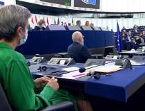 VIDEO | Un comisar UE tricota...